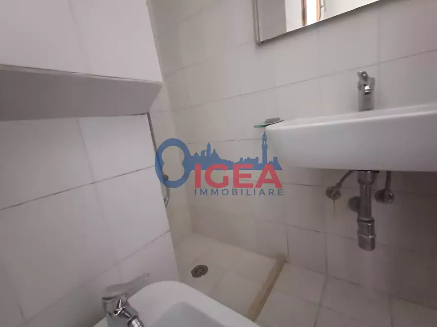 Immagine 25 di Appartamento in vendita  a Siena
