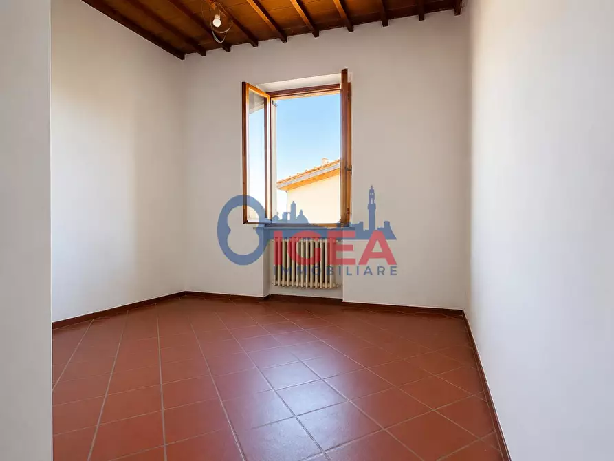 Immagine 30 di Appartamento in vendita  a Siena