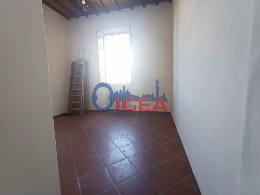 Immagine 29 di Appartamento in vendita  a Siena
