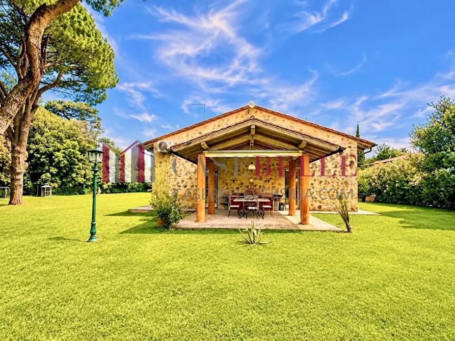 Immagine 57 di Casa colonica in affitto  a Pietrasanta