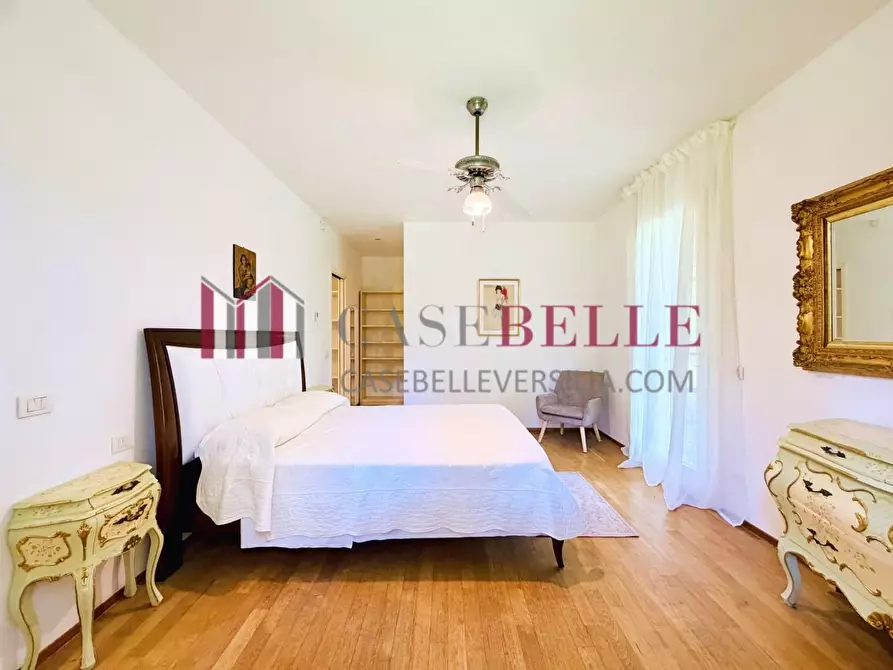 Immagine 22 di Casa colonica in affitto  a Pietrasanta
