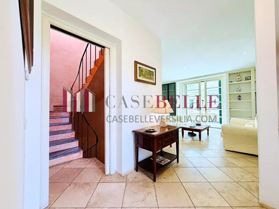 Immagine 15 di Casa colonica in affitto  a Pietrasanta