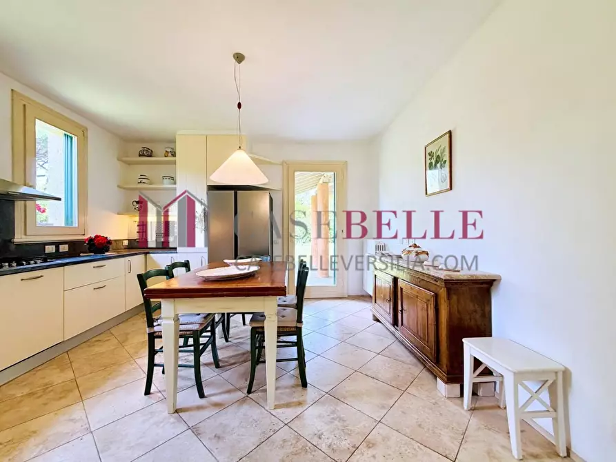 Immagine 11 di Casa colonica in affitto  a Pietrasanta