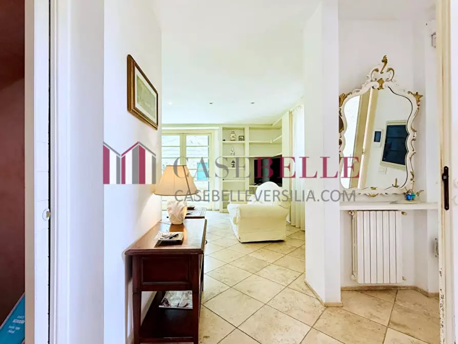 Immagine 3 di Casa colonica in affitto  a Pietrasanta