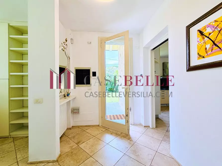 Immagine 42 di Casa colonica in affitto  a Pietrasanta