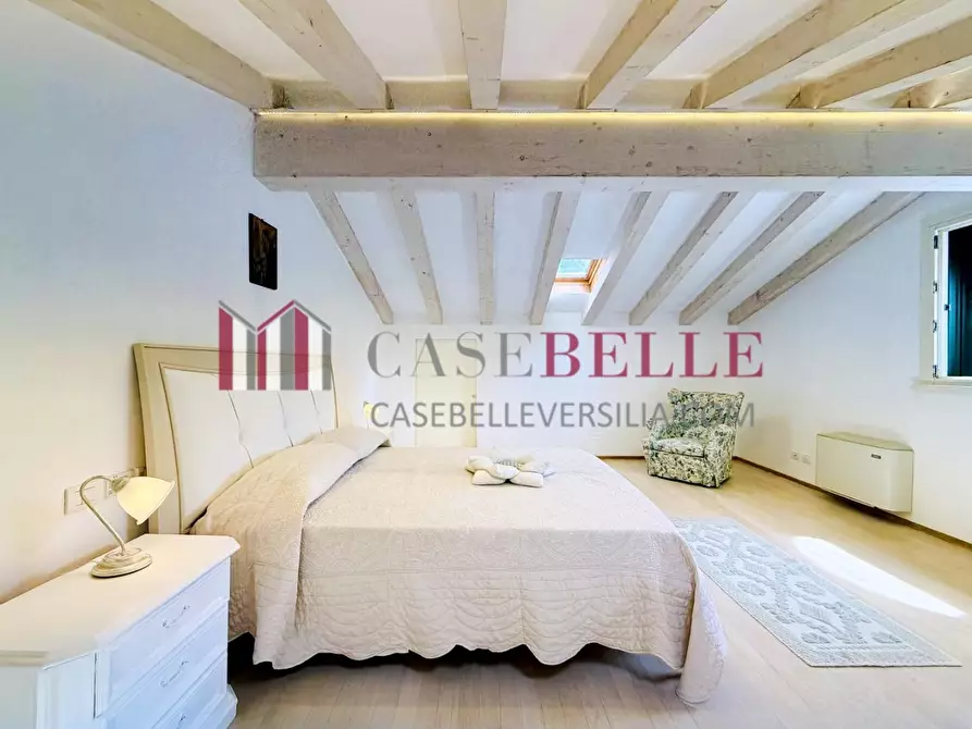 Immagine 37 di Casa colonica in affitto  a Pietrasanta