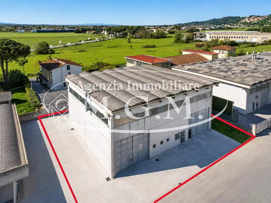 Immagine 2 di Attività artigianale in affitto  a Santa Maria A Monte