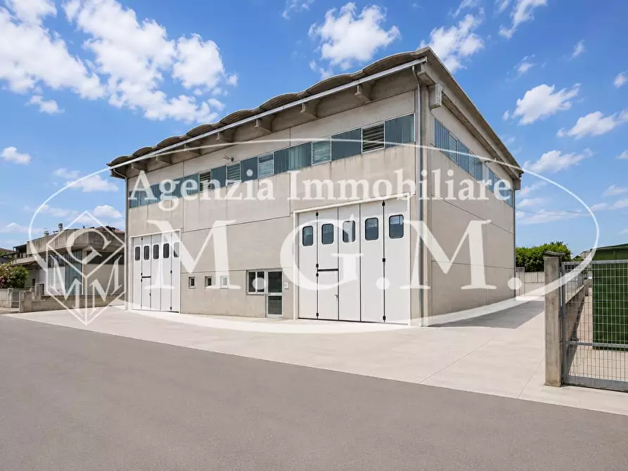 Immagine 3 di Attività artigianale in affitto  a Santa Maria A Monte