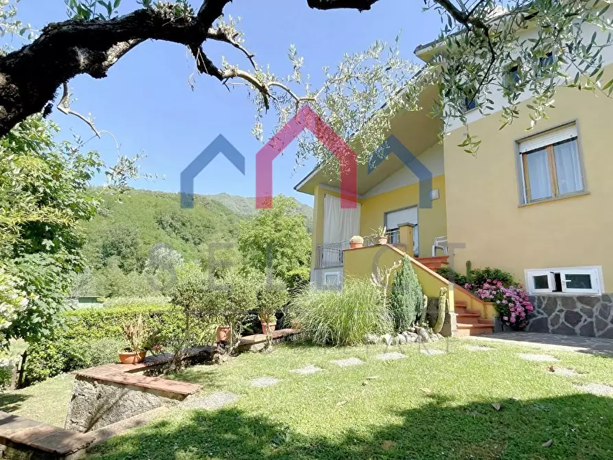 Immagine 10 di Casa indipendente in vendita  a Pescaglia