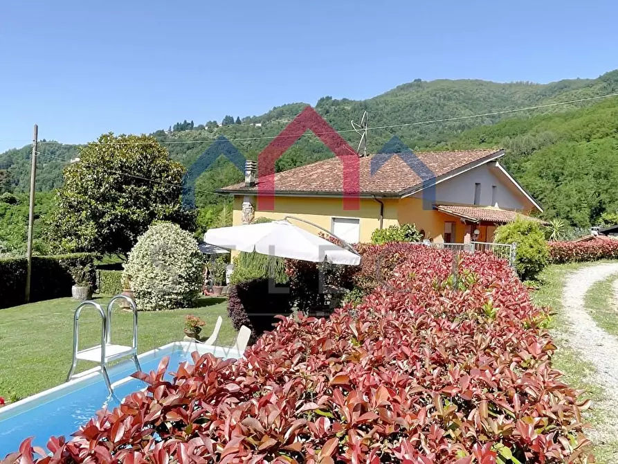 Immagine 2 di Casa indipendente in vendita  a Pescaglia
