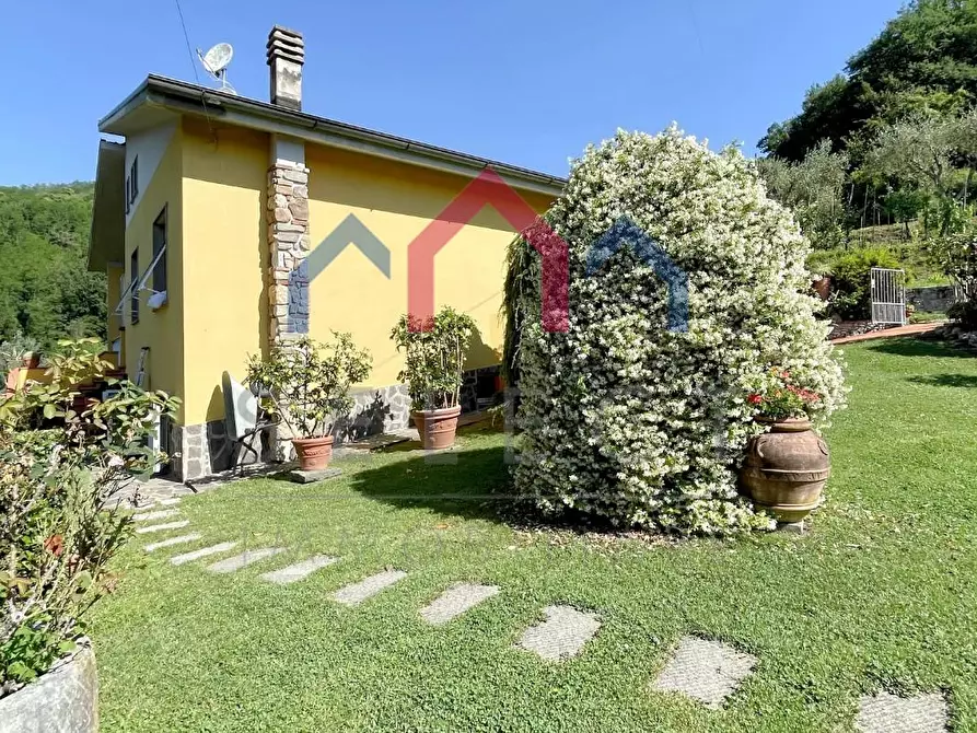 Immagine 8 di Casa indipendente in vendita  a Pescaglia
