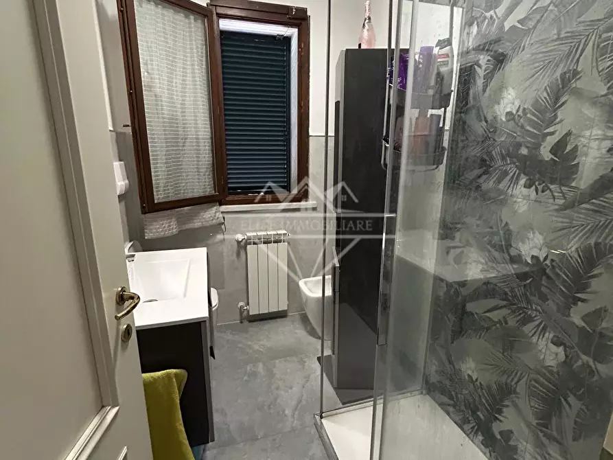 Immagine 9 di Villetta a schiera in vendita  a Carrara