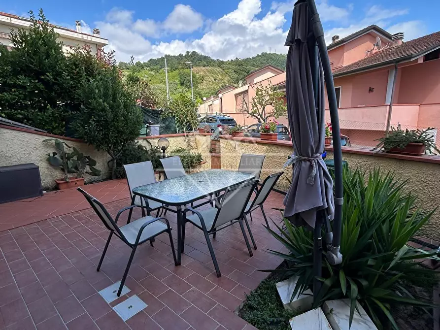Immagine 14 di Villetta a schiera in vendita  a Carrara