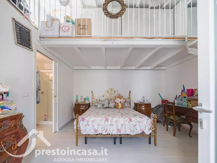 Immagine 17 di Villa in vendita  a Viareggio