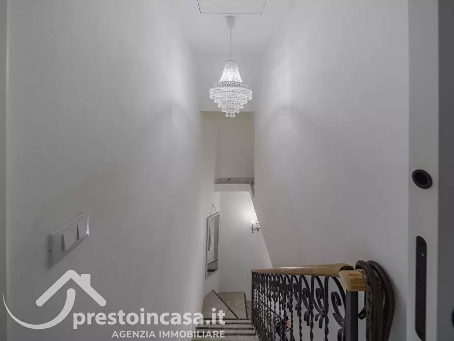 Immagine 28 di Villa in vendita  a Viareggio