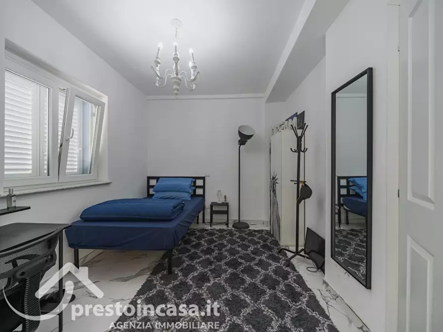 Immagine 14 di Villa in vendita  a Viareggio