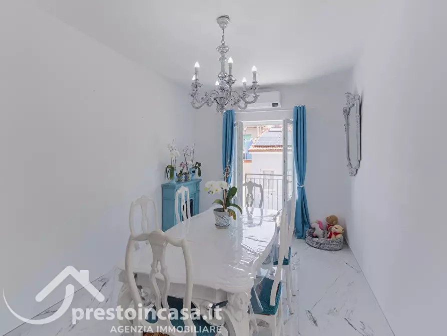 Immagine 6 di Villa in vendita  a Viareggio