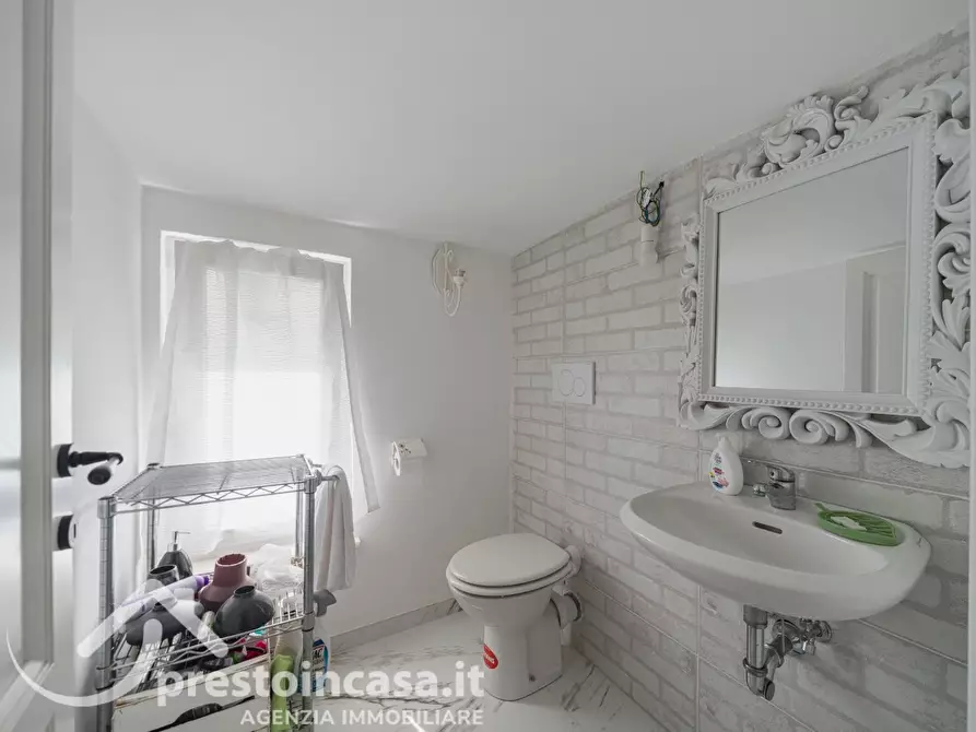 Immagine 20 di Villa in vendita  a Viareggio