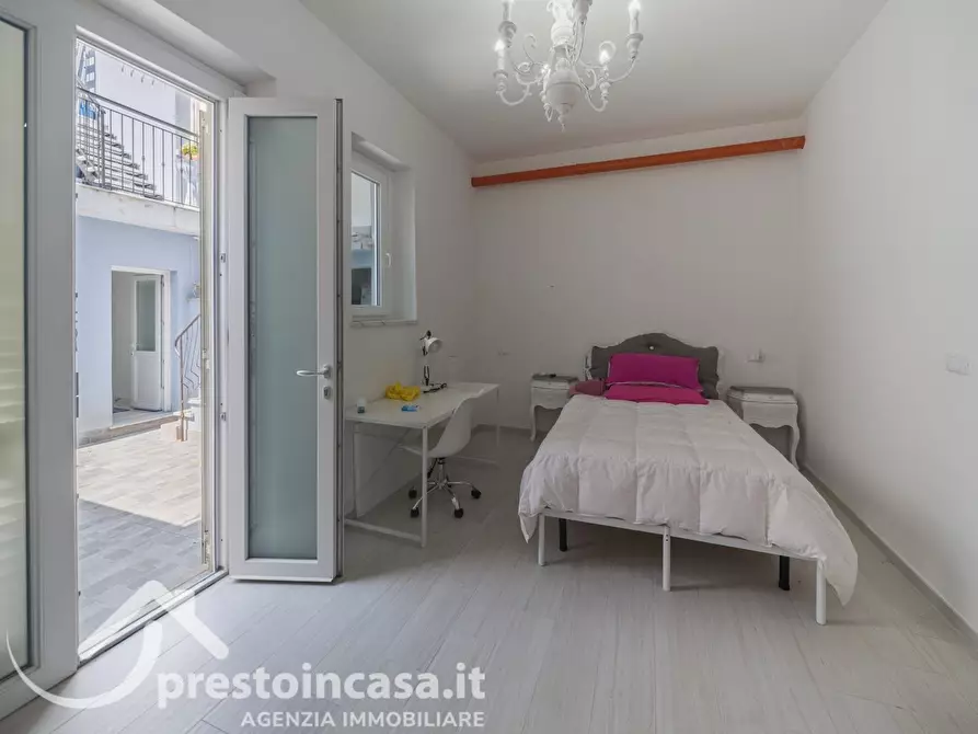 Immagine 19 di Villa in vendita  a Viareggio