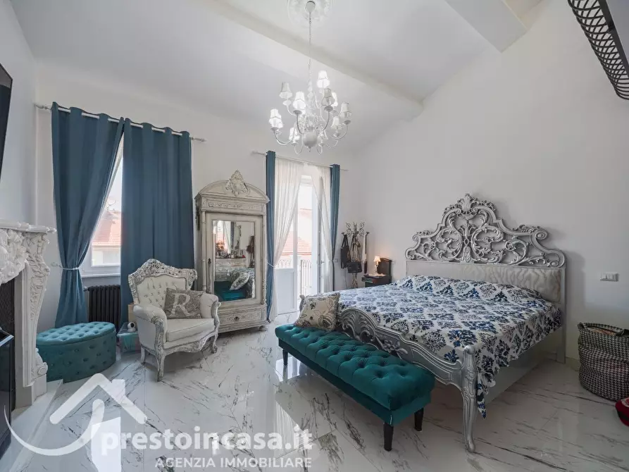 Immagine 24 di Villa in vendita  a Viareggio