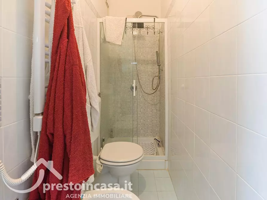 Immagine 29 di Villa in vendita  a Viareggio