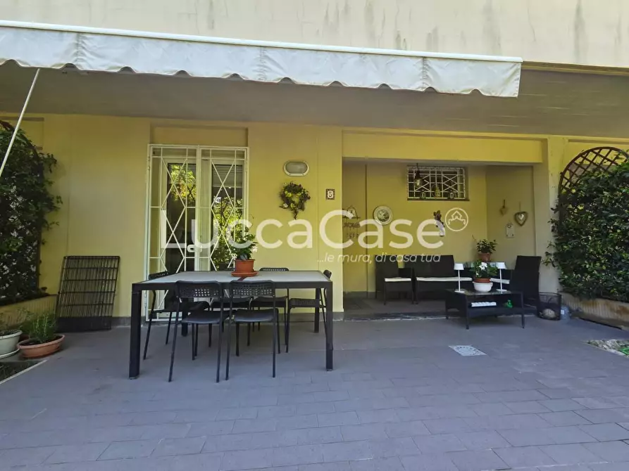 Immagine 1 di Appartamento in vendita  a Pietrasanta