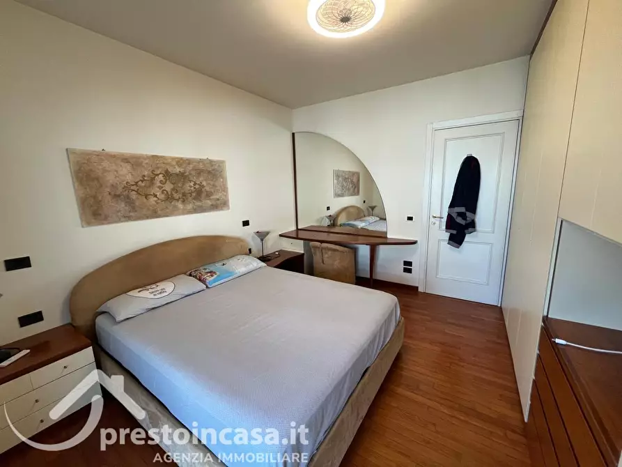 Immagine 22 di Appartamento in vendita  a Viareggio