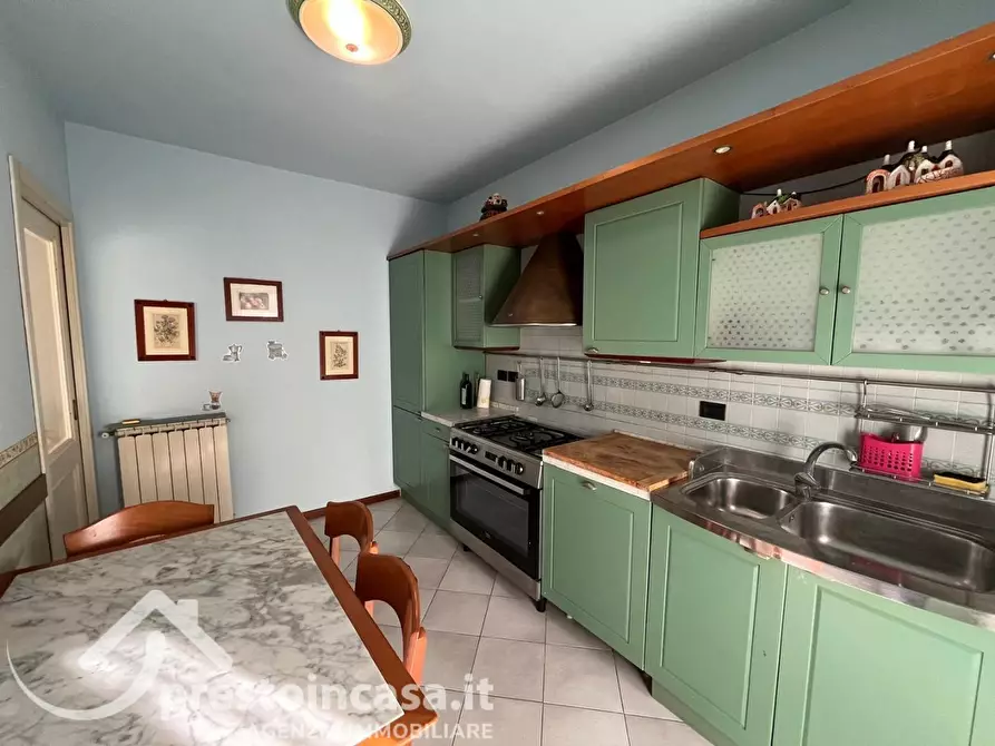 Immagine 9 di Appartamento in vendita  a Viareggio
