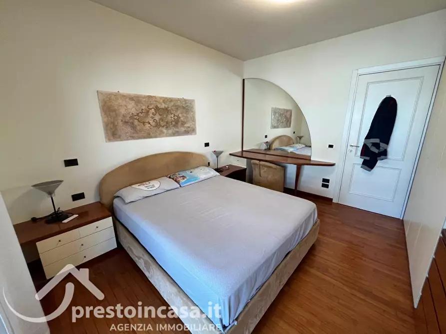 Immagine 21 di Appartamento in vendita  a Viareggio