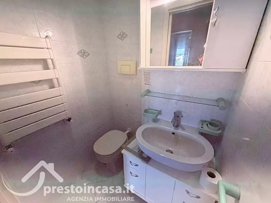 Immagine 14 di Appartamento in vendita  a Viareggio