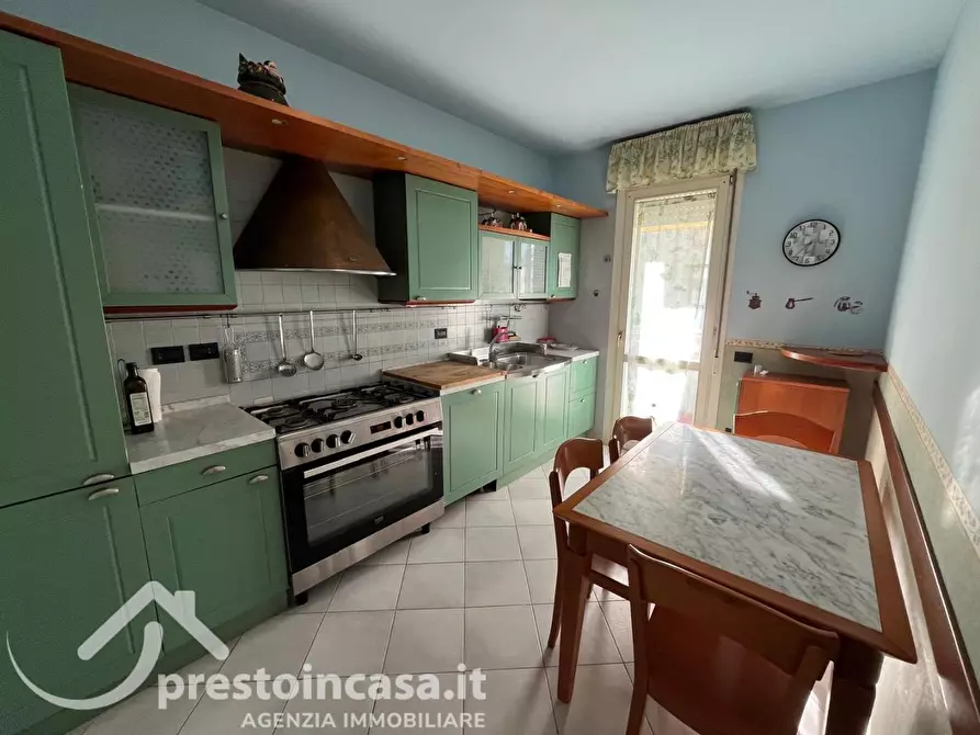 Immagine 8 di Appartamento in vendita  a Viareggio