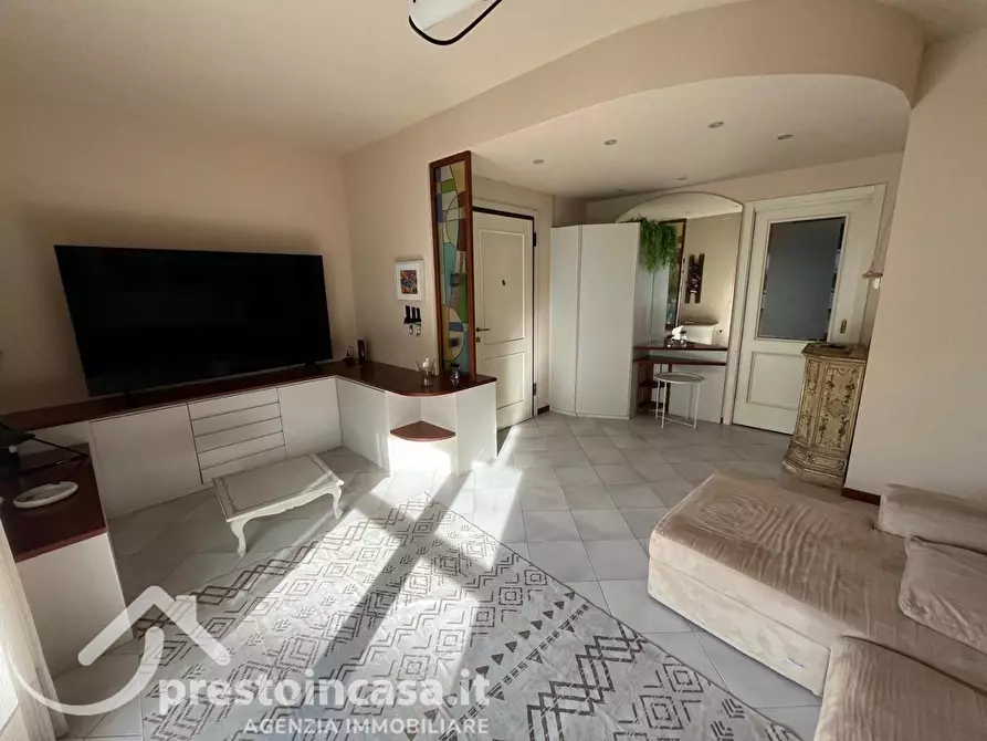 Immagine 5 di Appartamento in vendita  a Viareggio