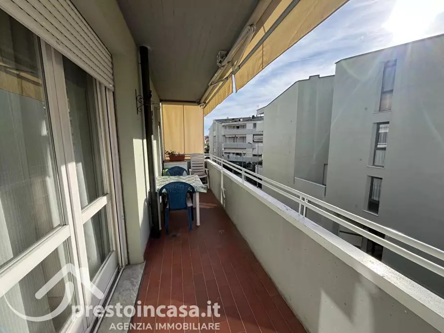 Immagine 12 di Appartamento in vendita  a Viareggio