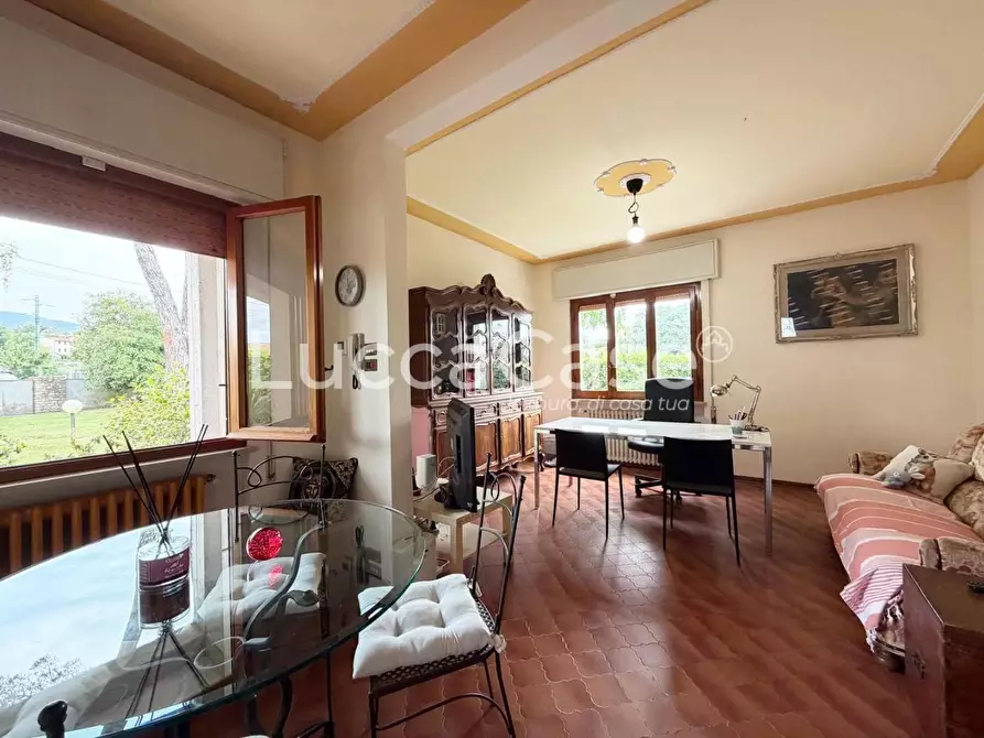 Immagine 31 di Villa in vendita  a Capannori