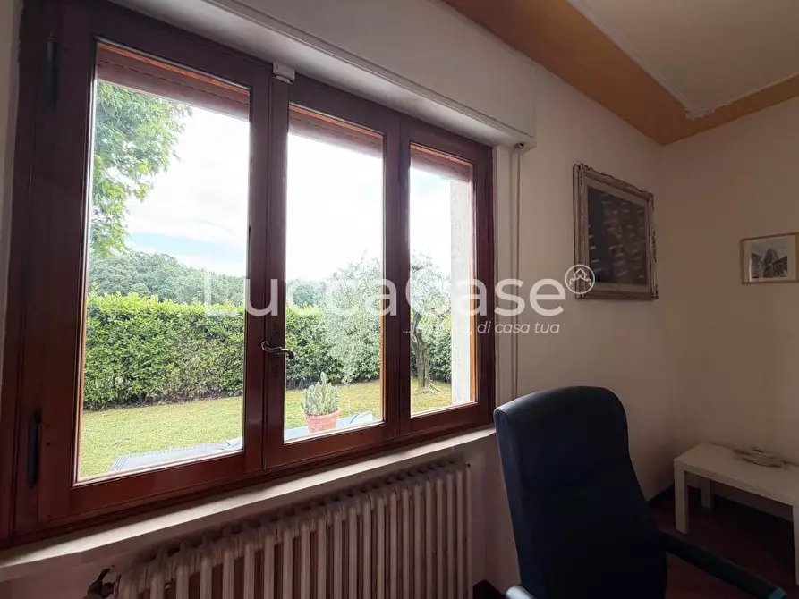 Immagine 32 di Villa in vendita  a Capannori