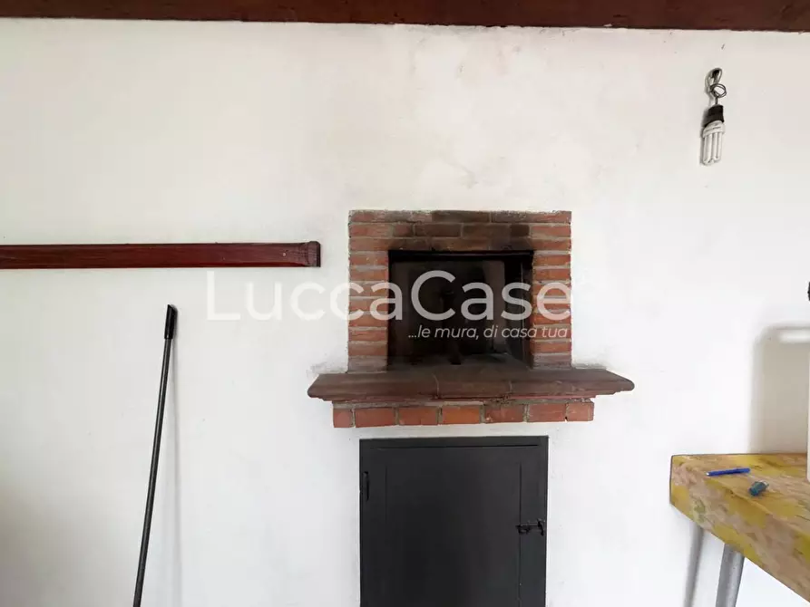 Immagine 47 di Villa in vendita  a Capannori