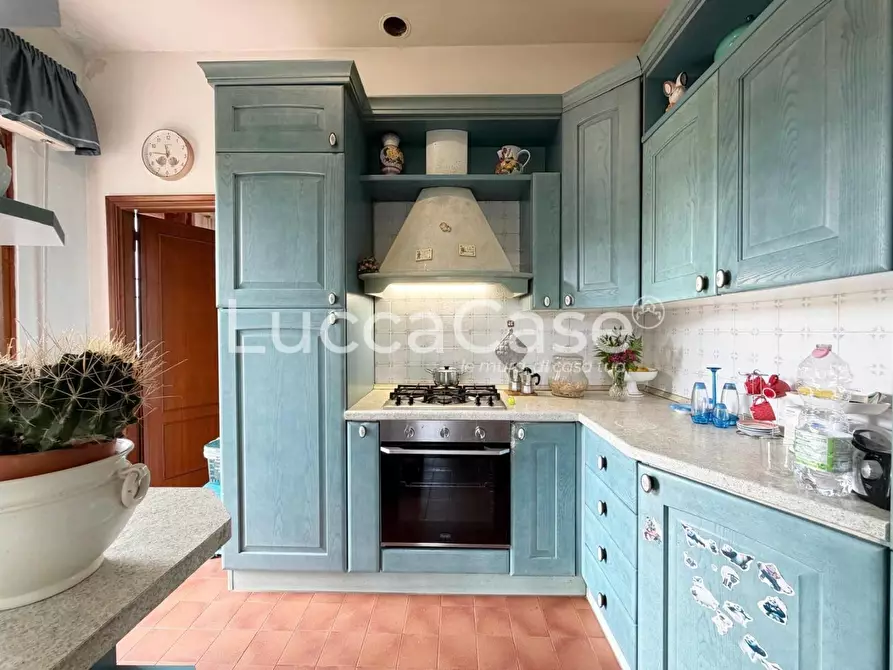Immagine 6 di Villa in vendita  a Capannori
