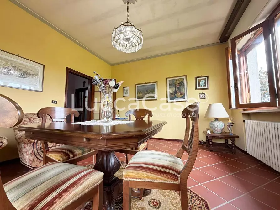 Immagine 5 di Villa in vendita  a Capannori