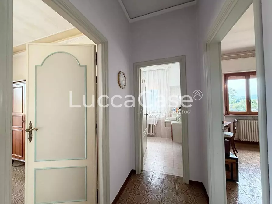 Immagine 14 di Villa in vendita  a Capannori