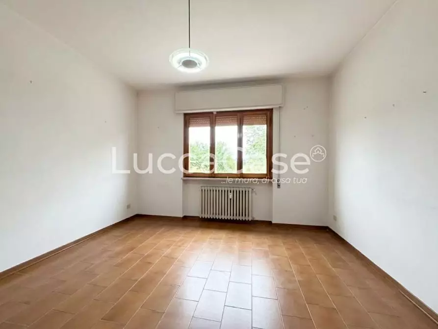 Immagine 39 di Villa in vendita  a Capannori