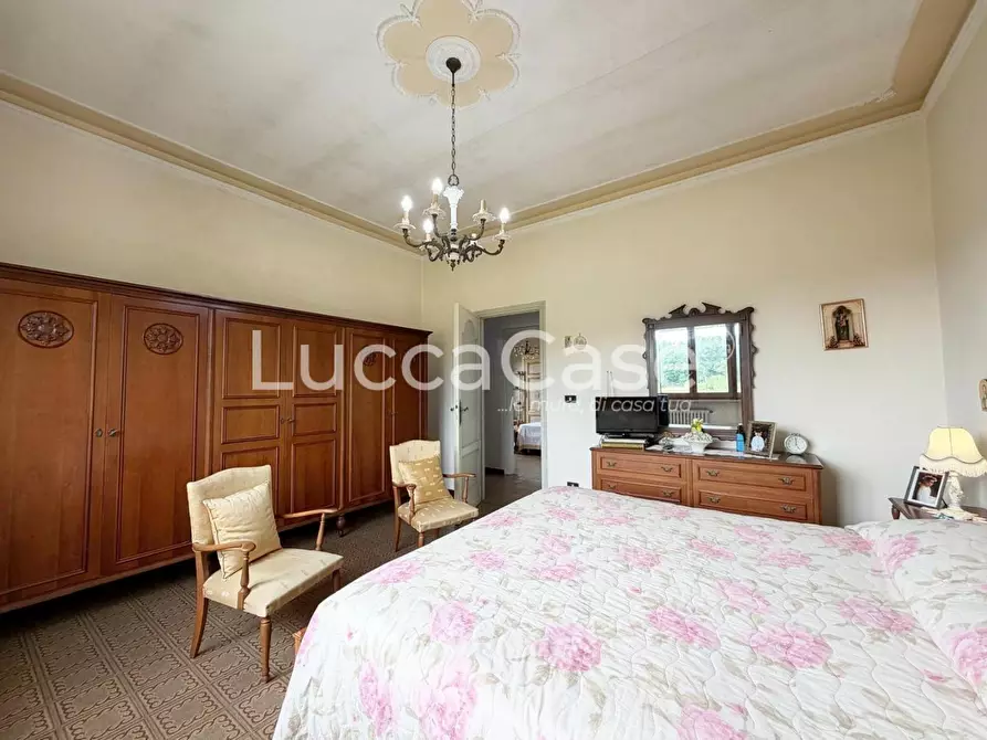 Immagine 13 di Villa in vendita  a Capannori
