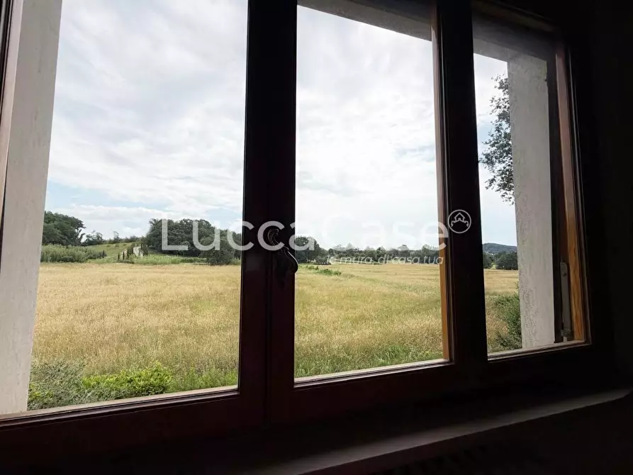 Immagine 12 di Villa in vendita  a Capannori