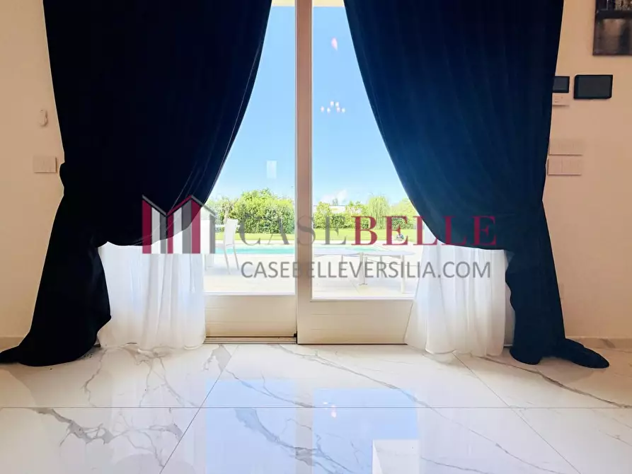 Immagine 5 di Villa in vendita  a Pietrasanta