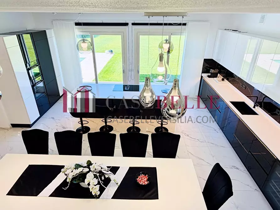 Immagine 44 di Villa in vendita  a Pietrasanta