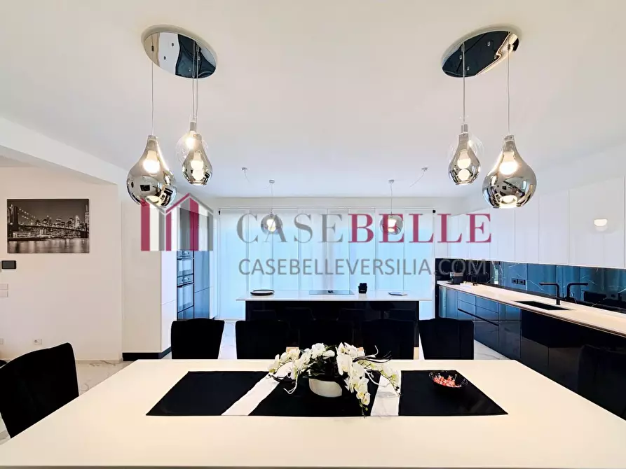 Immagine 10 di Villa in vendita  a Pietrasanta