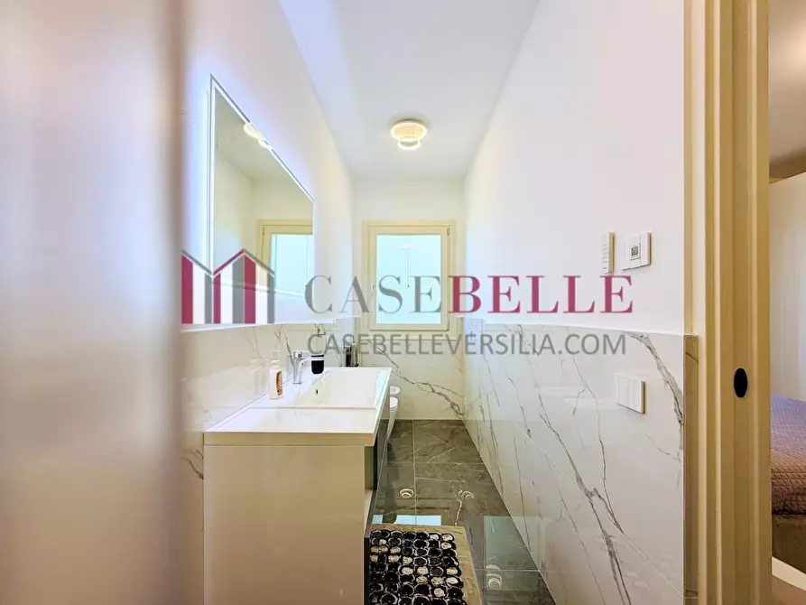 Immagine 37 di Villa in vendita  a Pietrasanta