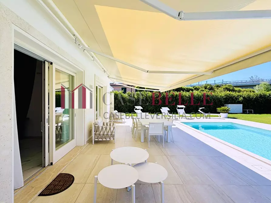 Immagine 48 di Villa in vendita  a Pietrasanta