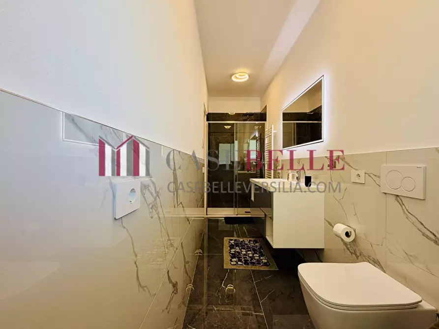 Immagine 39 di Villa in vendita  a Pietrasanta