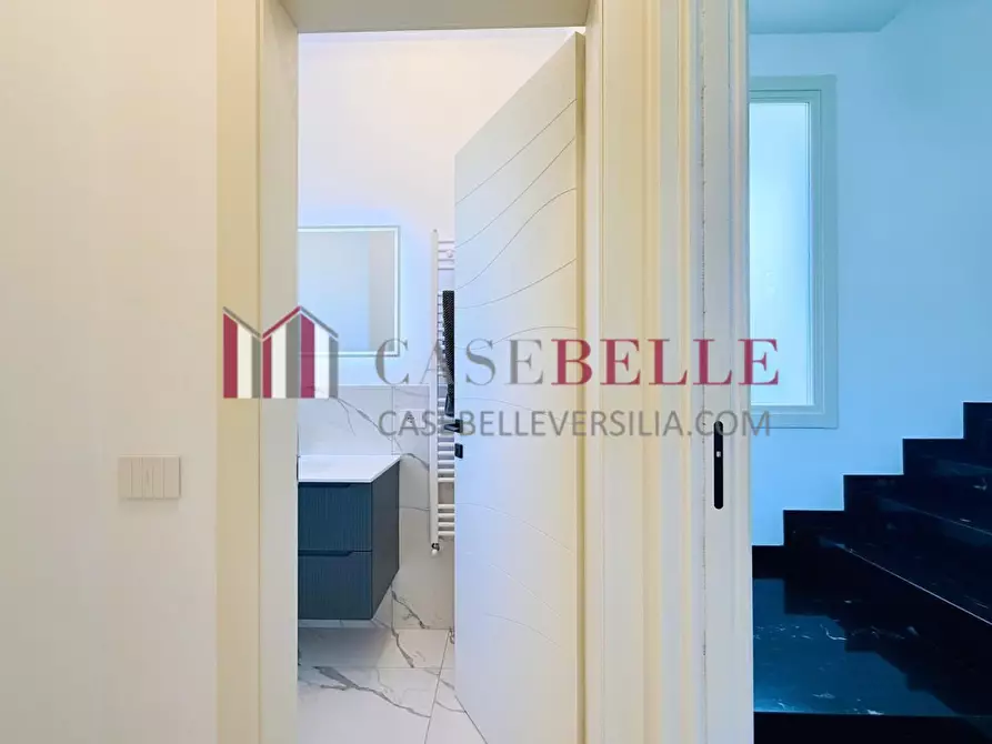 Immagine 12 di Villa in vendita  a Pietrasanta