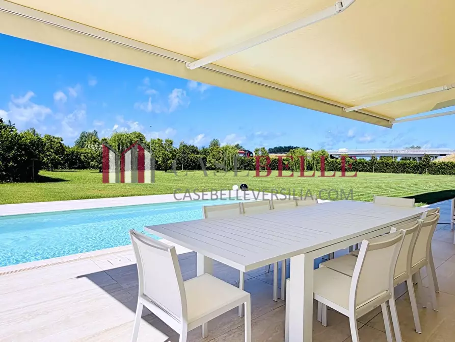 Immagine 47 di Villa in vendita  a Pietrasanta